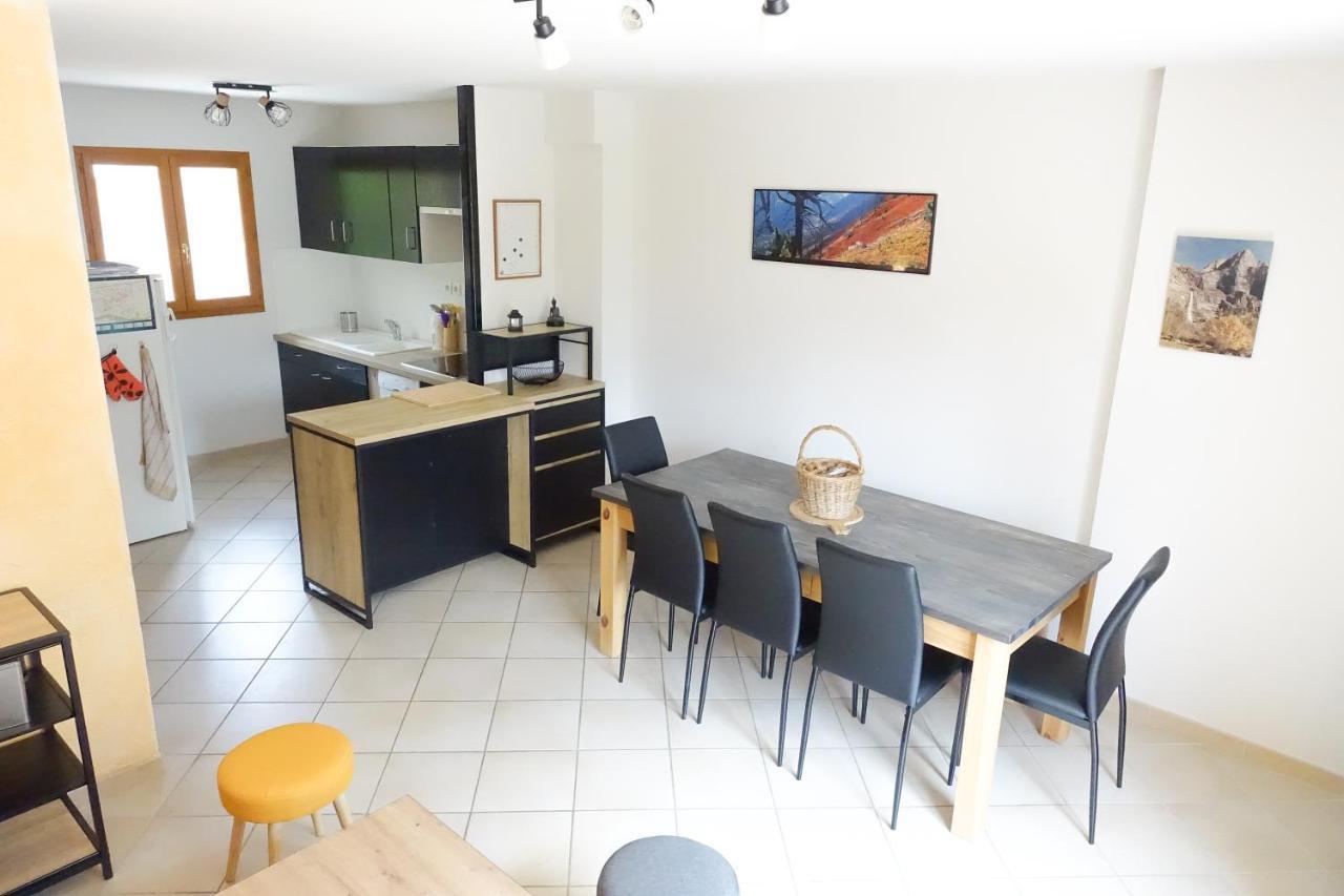 Apartmán T3 Au Plan D'Eau D'Embrun Avec Garage Et Terrasse Exteriér fotografie